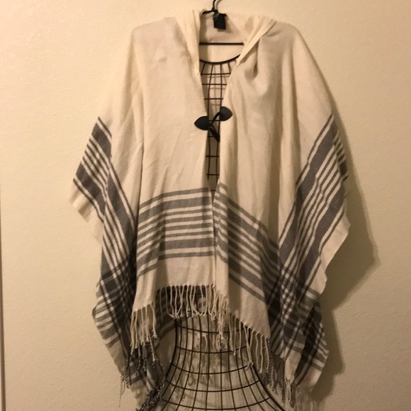 Hooded Poncho - Picture 1 of 5